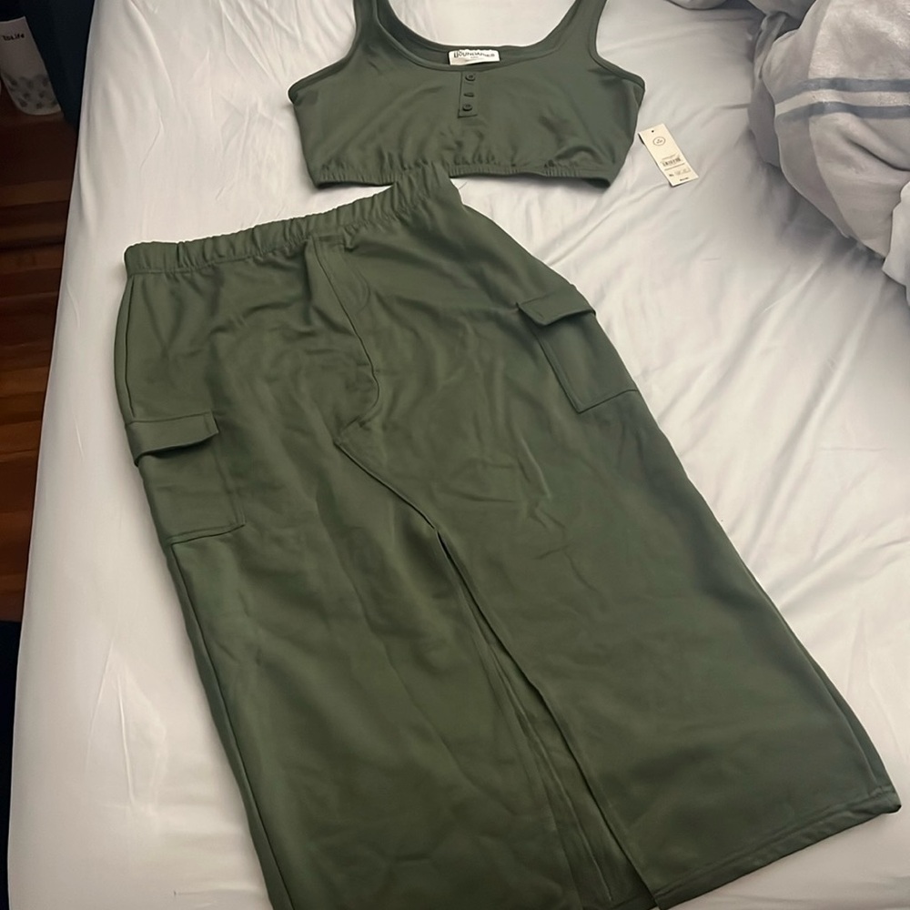 Olive green skirt and crop tank top set!